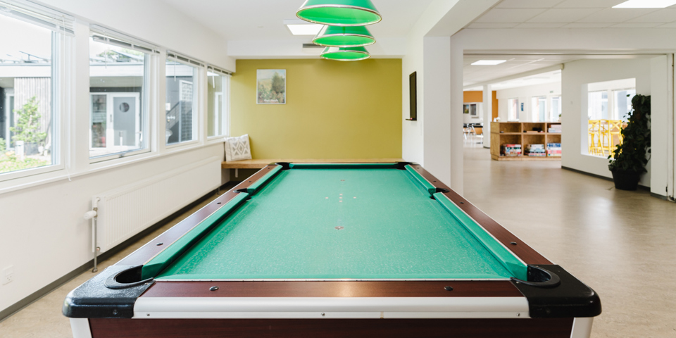 Billiardbord i fællesrum